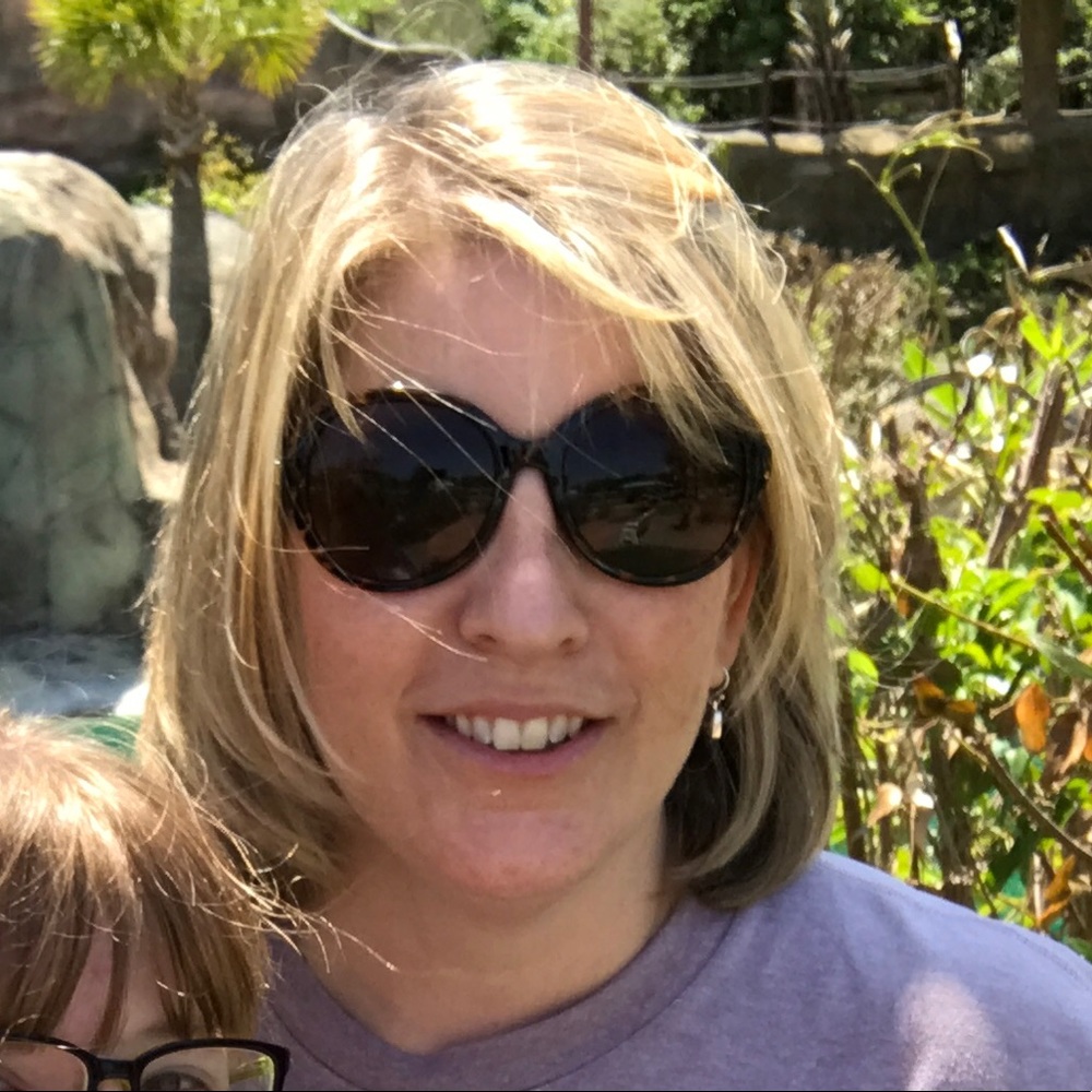 Meet your Posher, Hilary